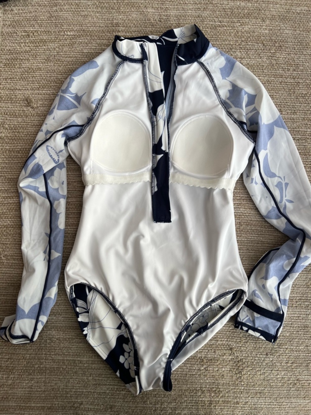 Lands' End Navy Blue & White Floral Long-Sleeve Rash Guard Swimsuit size 6P - Picture 5 of 9